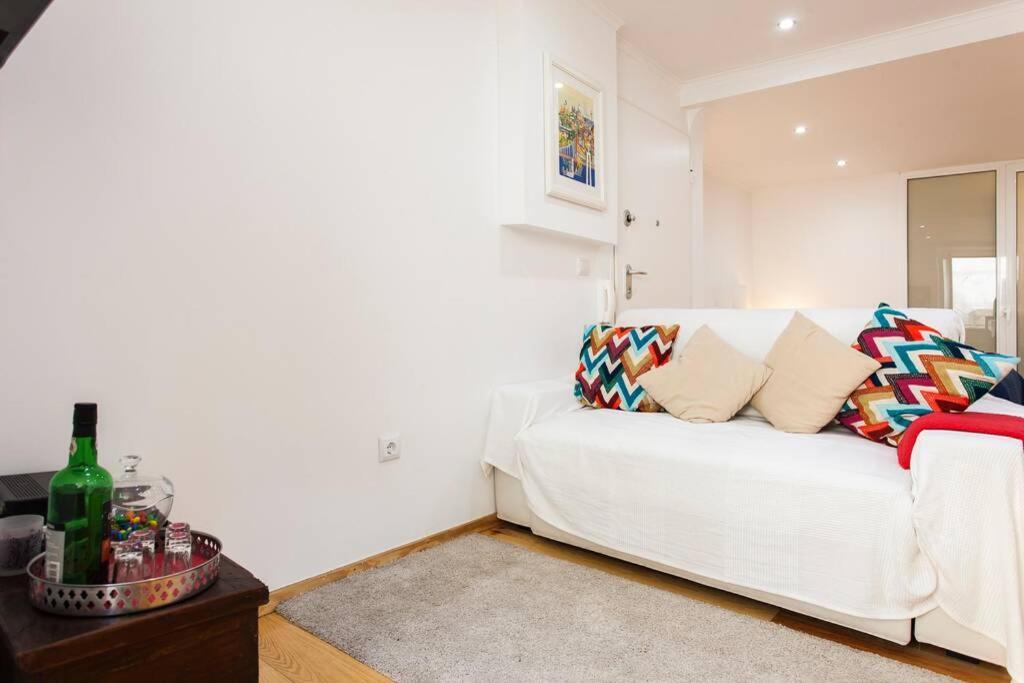 Charming Studio In Mouraria Lisbon Exterior photo